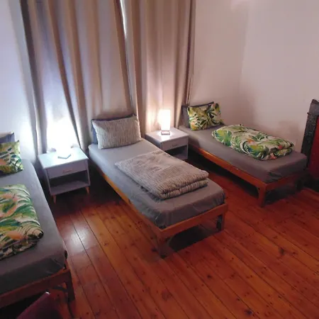 Zebra Crossing Backpacker Hostel Cape Town Exterior photo