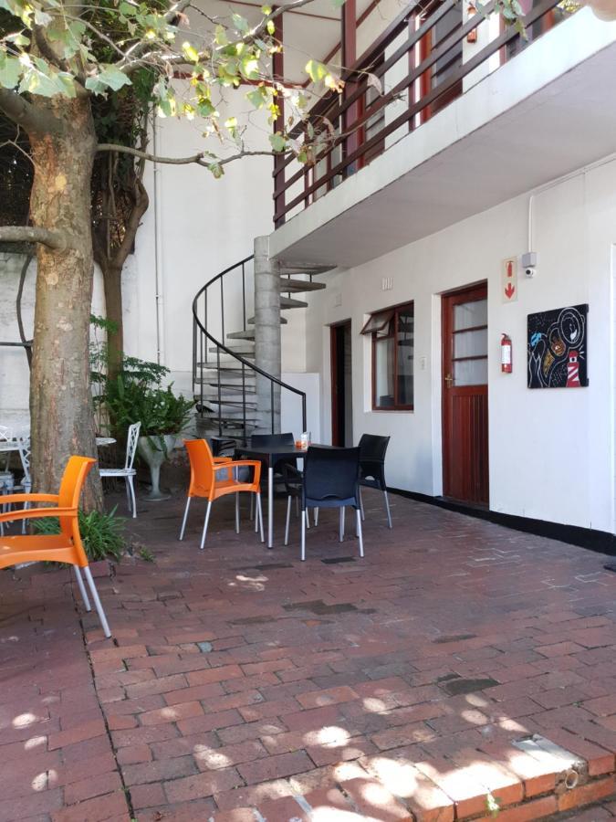 Zebra Crossing Backpacker Hostel Cape Town